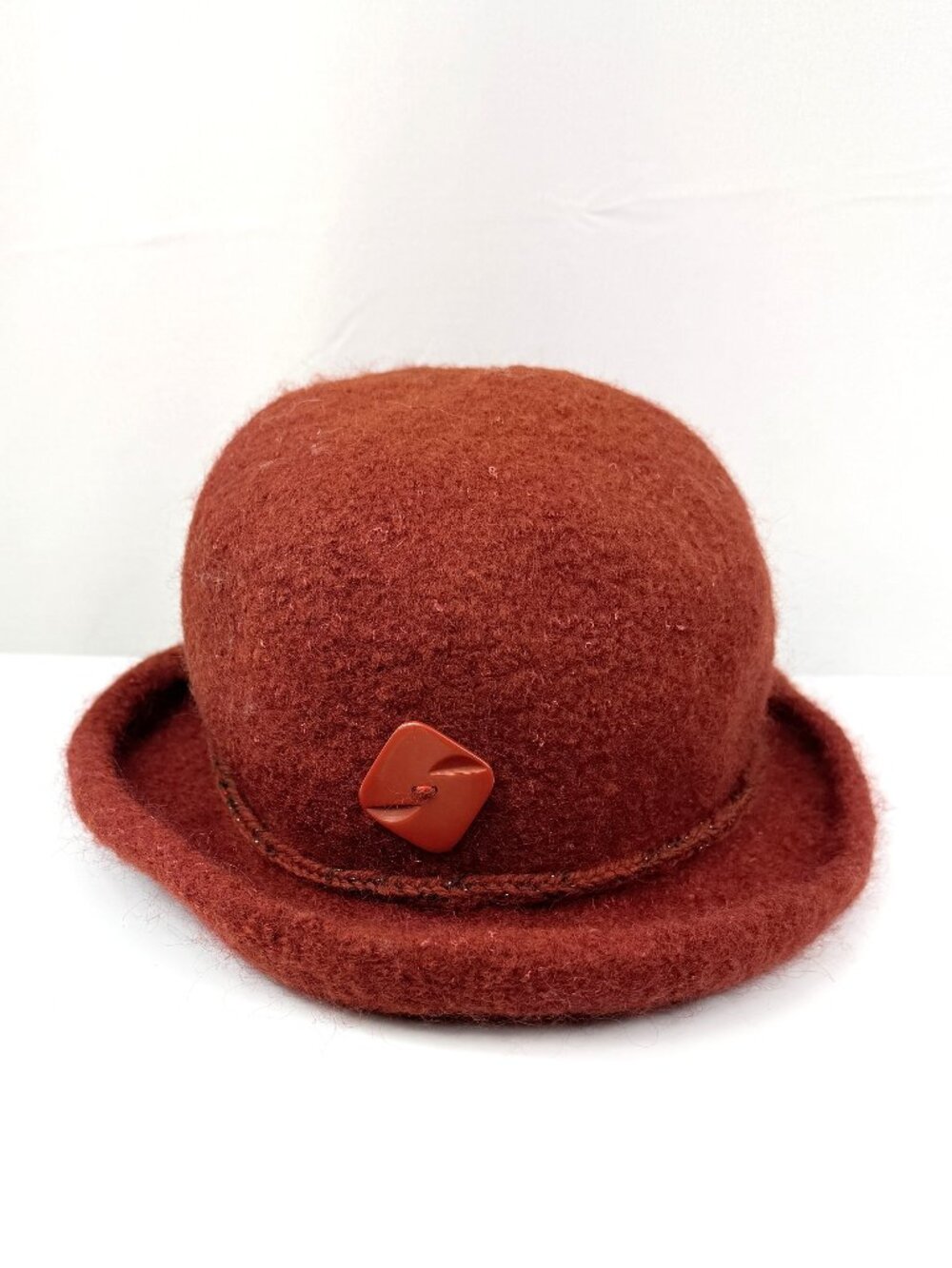 Handmade Artisan Red Felted Wool Cloche Hat Ludlow VT VTG Style Button Size M